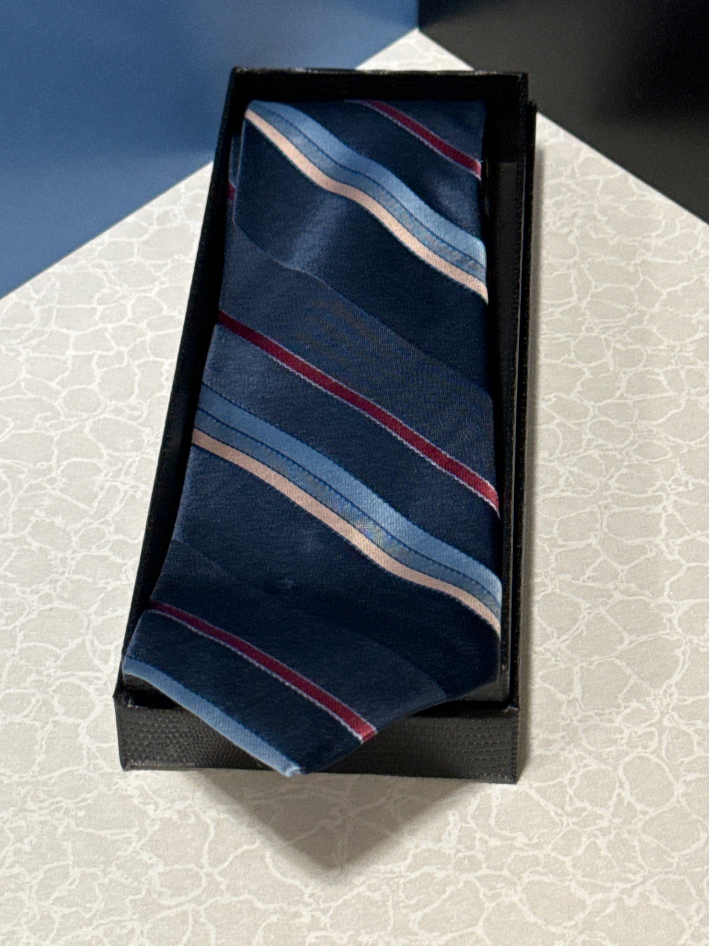 Manhattan Neck Tie - 089